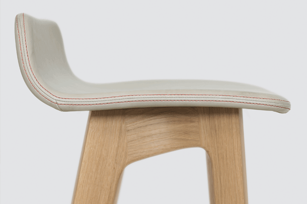 zeitraummoebel-barhocker-morphbar-massivholz-03-610x405