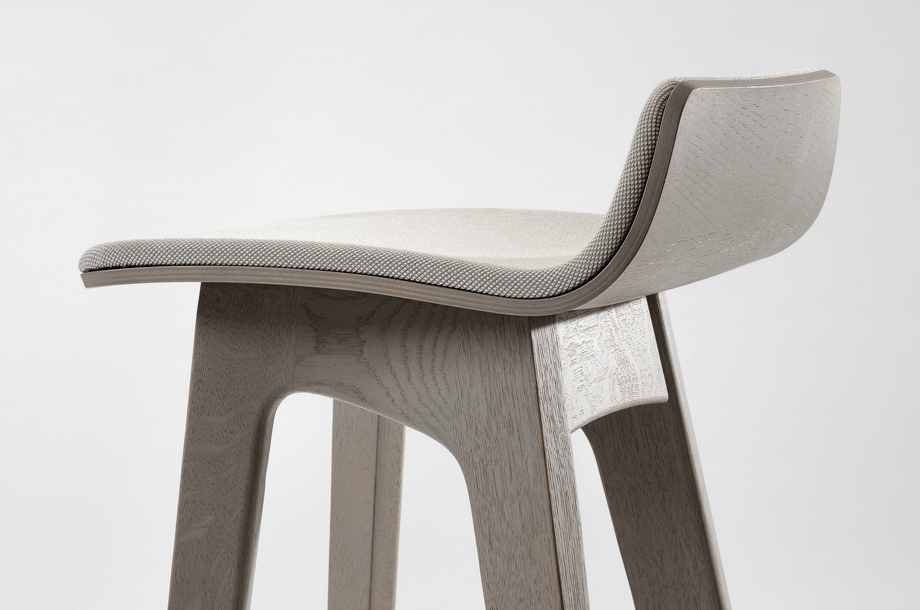zeitraummoebel-barhocker-morphbar-massivholz-13-920x610