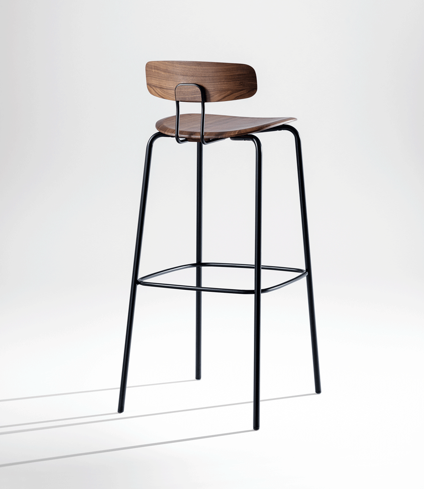 zeitraummoebel-barhocker-okitobar-massivholz-01-855x984