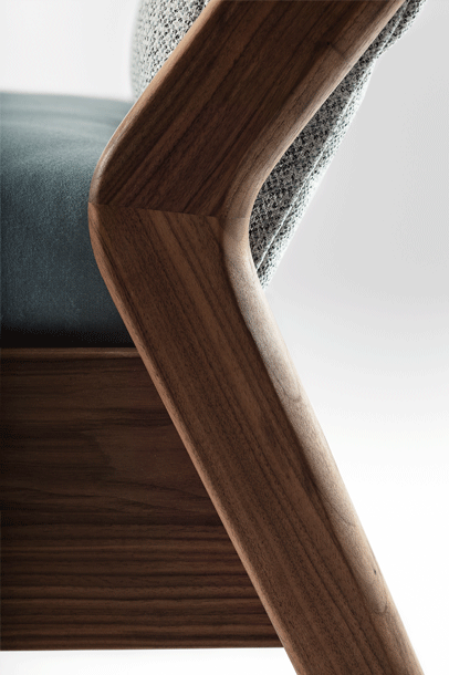 zeitraummoebel-bettmitpolsterkissen-fridaynight-massivholz-10