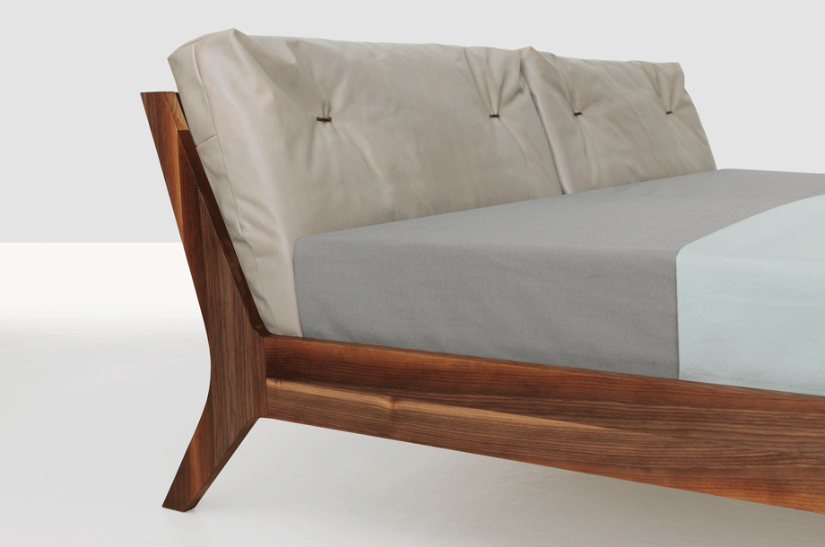 zeitraummoebel-bettmitpolsterkissen-grandmellow-massivholz-07-920x610