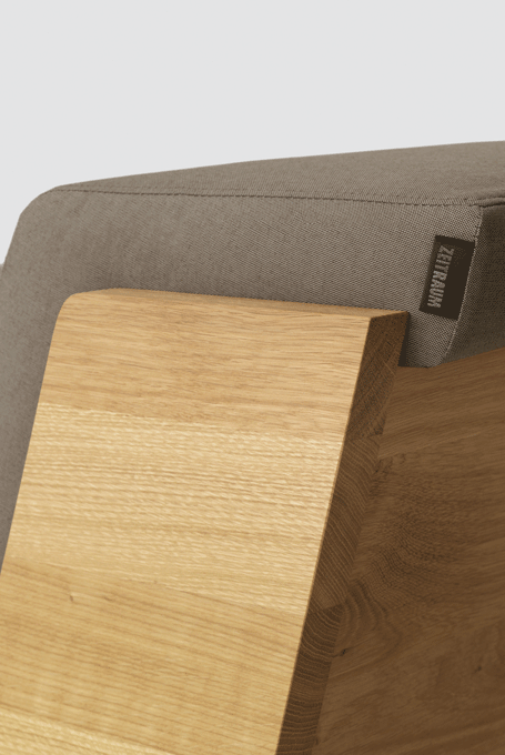 zeitraummoebel-bettmitpolsterkopfteil-fusion-massivholz-04-455x680