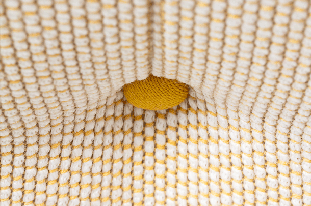 zeitraummoebel-bettmitpolsterkopfteil-simplebutton-massivholz-03-610x405