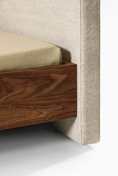zeitraummoebel-bettmitpolsterkopfteil-simplecomfort-massivholz-02-455x680