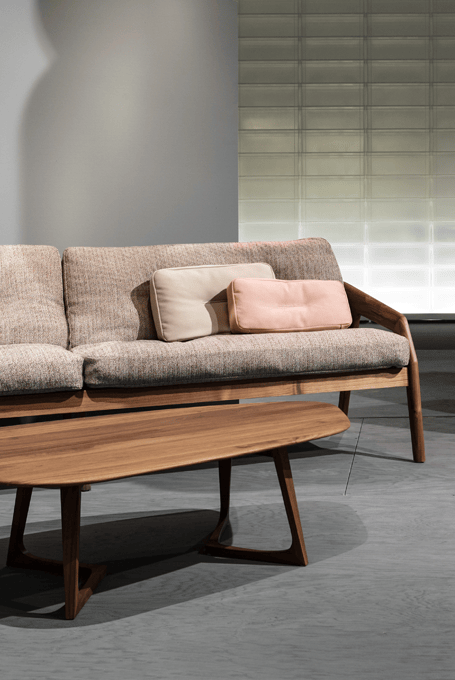 zeitraummoebel-couchtisch-twiststone-massivholz-05-455x680