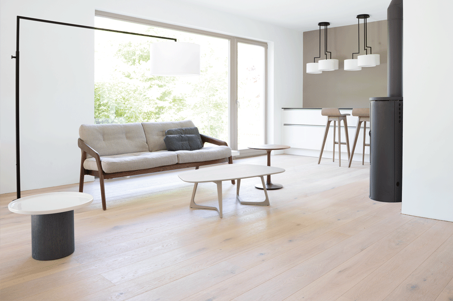 zeitraummoebel-couchtisch-twiststone-massivholz-08-920x610