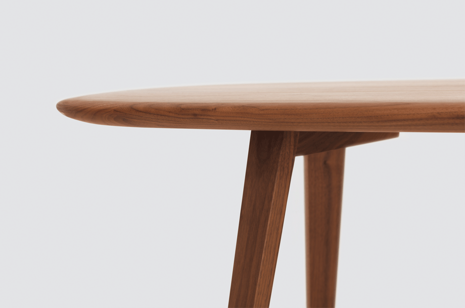 zeitraummoebel-couchtisch-twiststone-massivholz-10-920x610