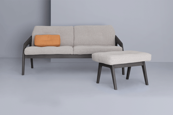 zeitraummoebel-fussschemel-fridaypouf-massivholz-03-610x405