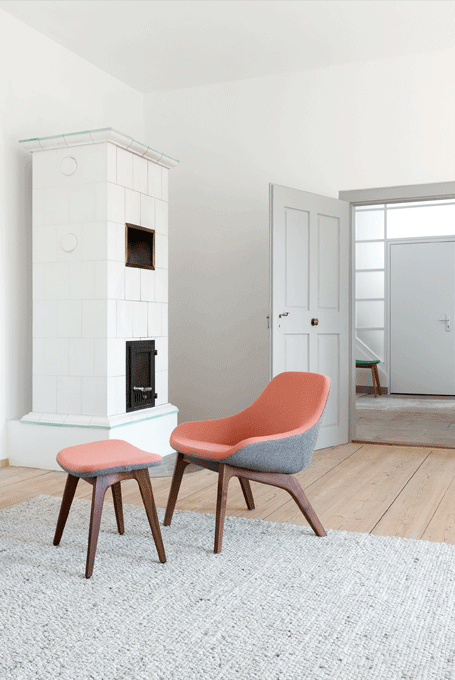 zeitraummoebel-fussschemel-morphpouf-massivholz-polster_02-455x680