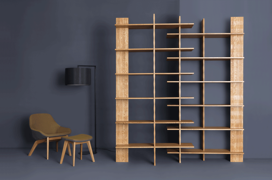 zeitraummoebel-fussschemel-morphpouf-massivholz-polster_07-920x610