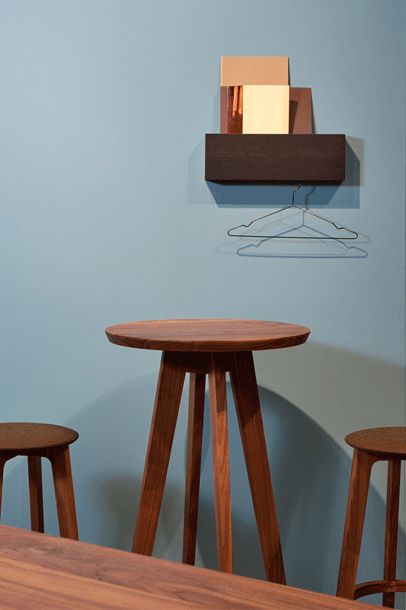 zeitraummoebel-hochtisch-cenahigh-massivholz-06