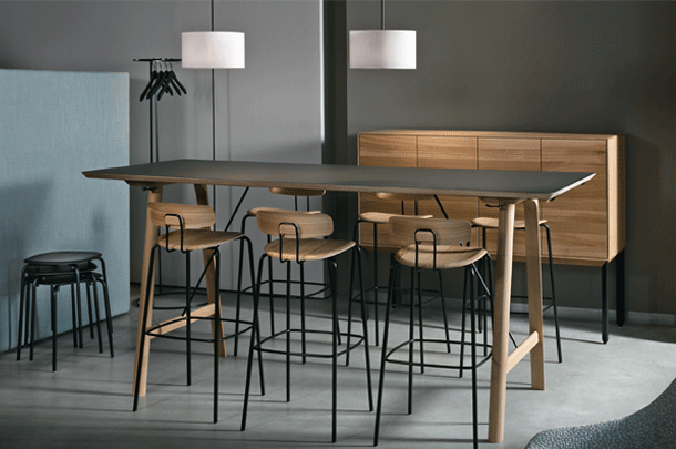 zeitraummoebel-hochtisch-railhigh-massivholz-linoleum-04-610x405