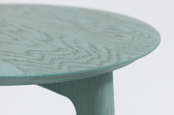 zeitraummoebel-hocker-1.3stool-massivholz-03-610x405