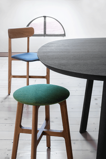 zeitraummoebel-hocker-1.3stool-massivholz-11