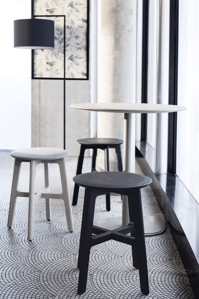 zeitraummoebel-hocker-1.3stool-massivholz-16
