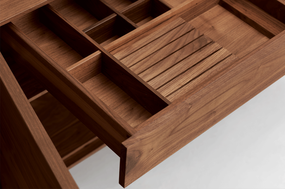 zeitraummoebel-kommode-kinlong-massivholz-09-920x610