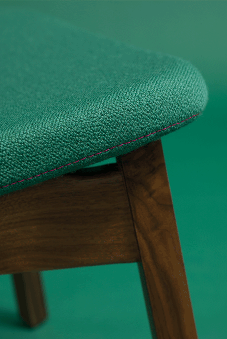 zeitraummoebel-loungechair-nonotolounge-massivholz-05-455x680