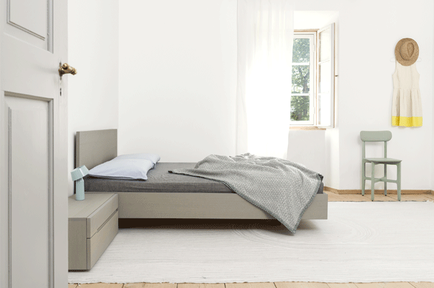 zeitraummoebel-nachtkaestchen-nightstand-massivholz-03-610x405