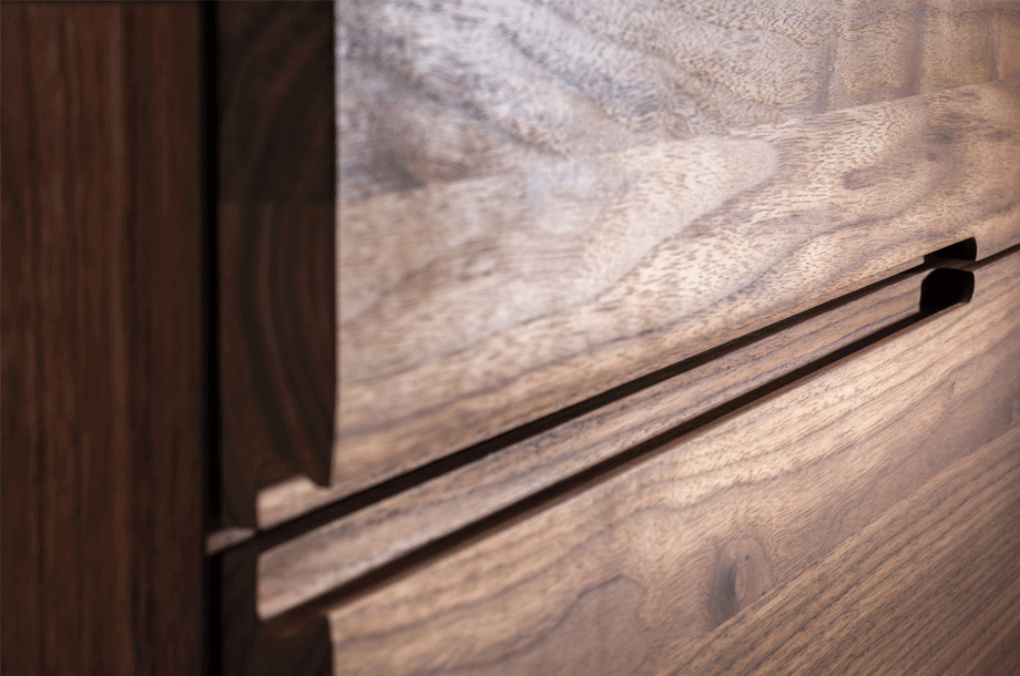 zeitraummoebel-nachtkaestchen-nightstand-massivholz-06-920x610