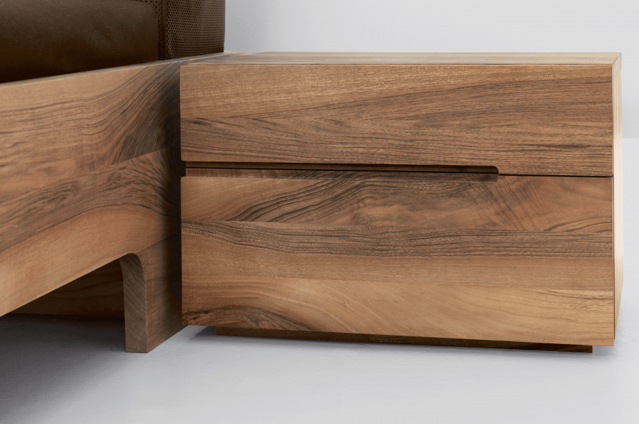 zeitraummoebel-nachtkaestchen-nightstand-massivholz-09-920x610