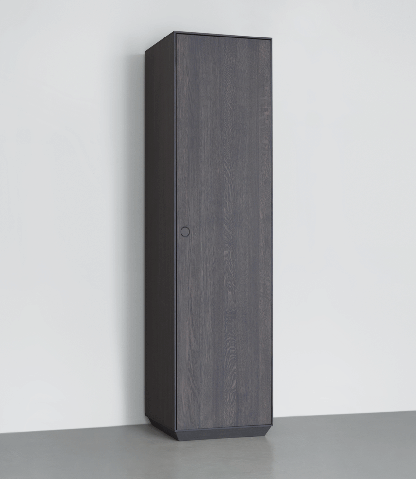 zeitraummoebel-schrank-kintall-massivholz-01-855x984