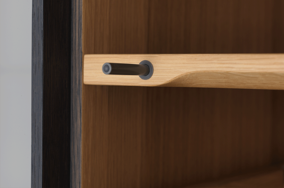 zeitraummoebel-schrank-kintall-massivholz-11-920x610