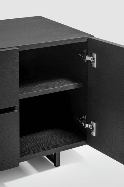 zeitraummoebel-sideboard-low-massivholz-15