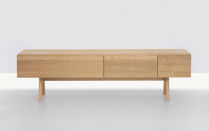 zeitraummoebel-sideboard-podestatelier-massivholz-01-855x538