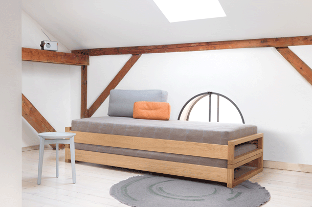 zeitraummoebel-stapelbett-guest-massivholz-03-610x405