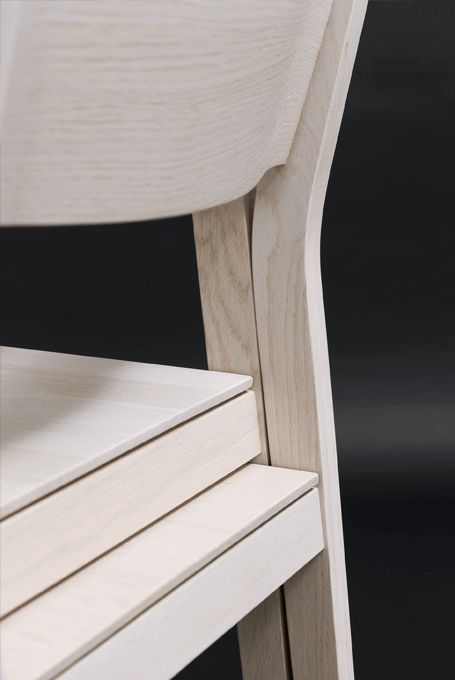 zeitraummoebel-stapelstuhl-sit-massivholz-02-455x680