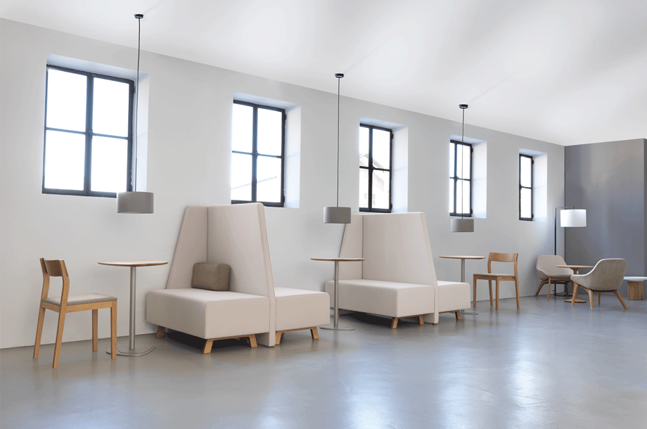 zeitraummoebel-stapelstuhl-sit-massivholz-09-920x610