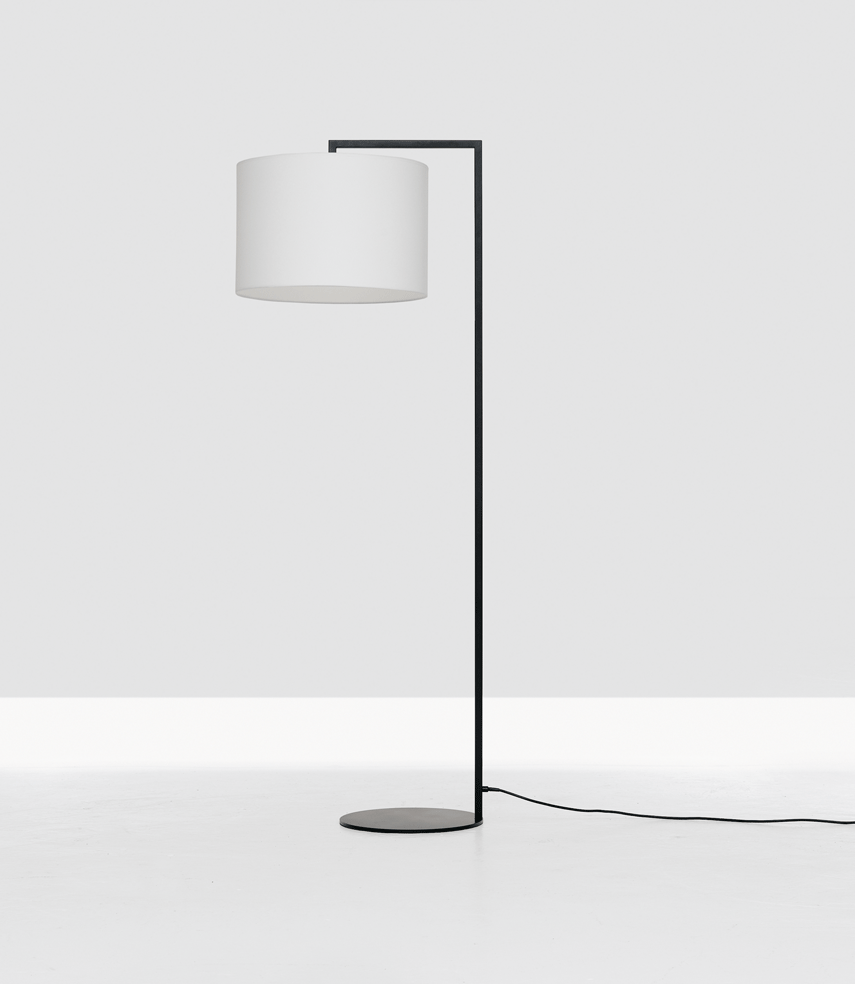 zeitraummoebel-stehleuchte-readnoon-Lampenschirm-textil-01-855x984