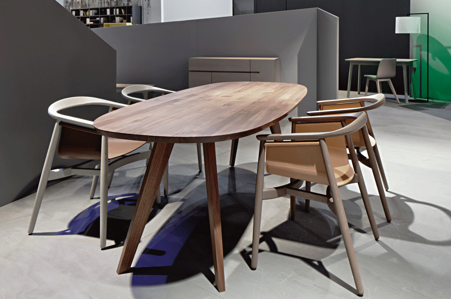 zeitraummoebel-stuhlmitledersitz-pelle-massivholz-08-920x610