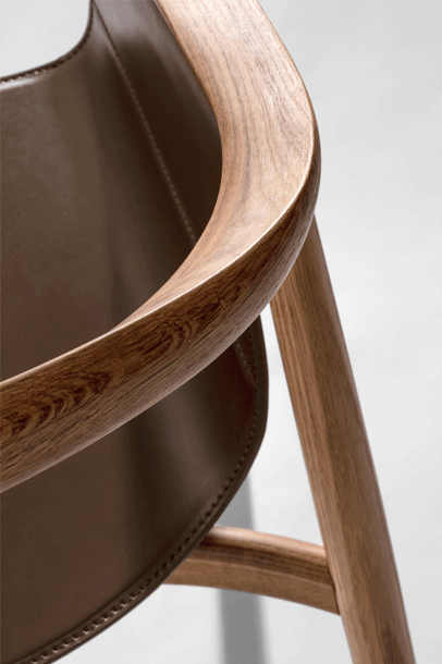 zeitraummoebel-stuhlmitledersitz-pelle-massivholz-13