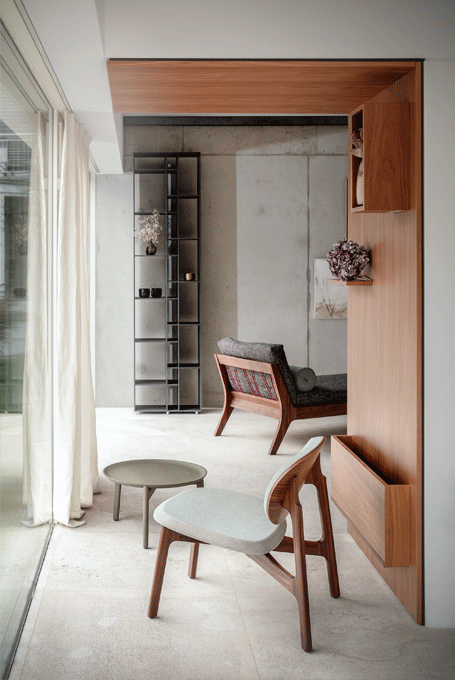 zeitraummoebel-tabletttisch-plaisir-massivholz-05-455x680