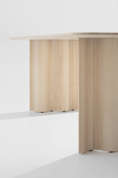 zeitraummoebel-tisch-curtain-massivholz-13