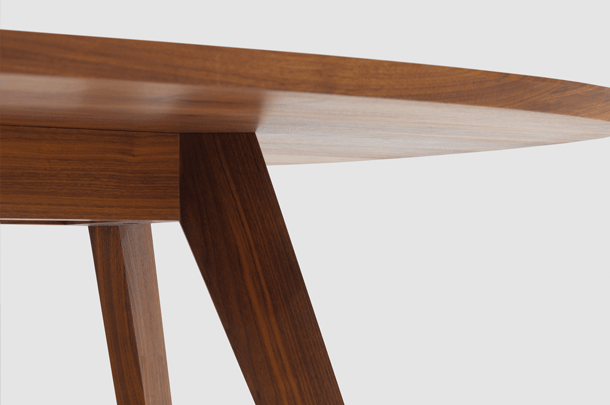 zeitraummoebel-tisch-hyperelliptisch-cena-massivholz-03-610x405