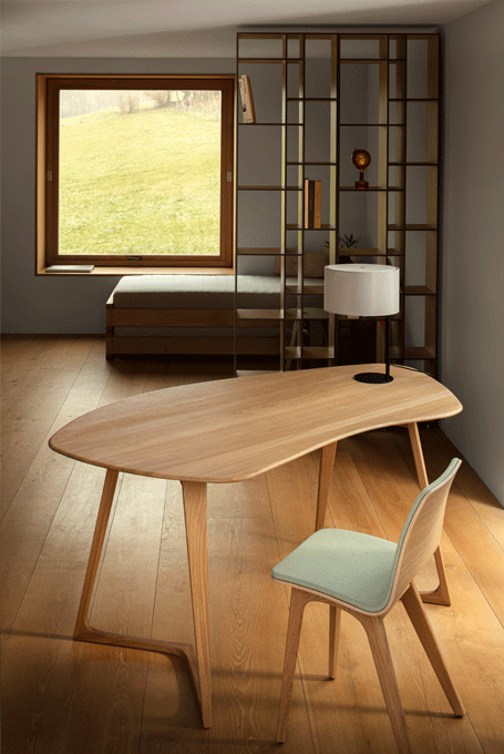 zeitraummoebel-tisch-twistoffice-massivholz-02a-455x680