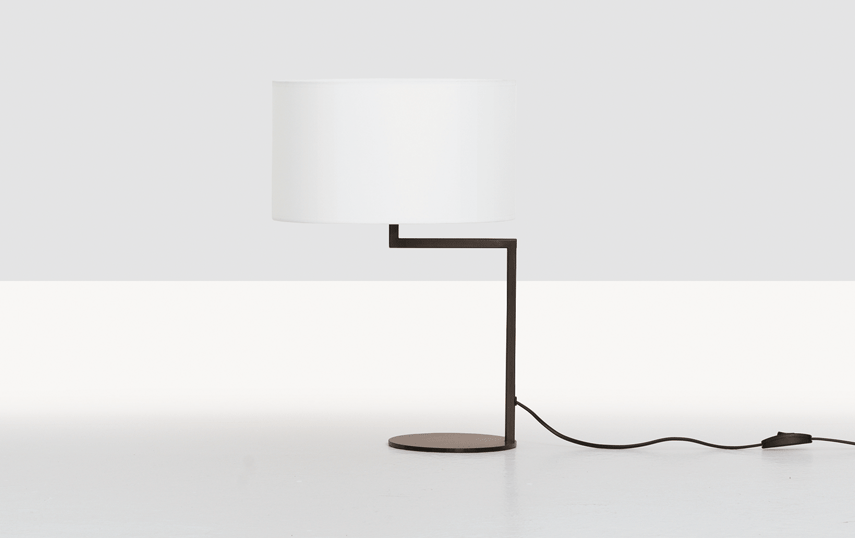 zeitraummoebel-tischleuchte-neatnoon-Lampenschirm-textil-01-1-855x538