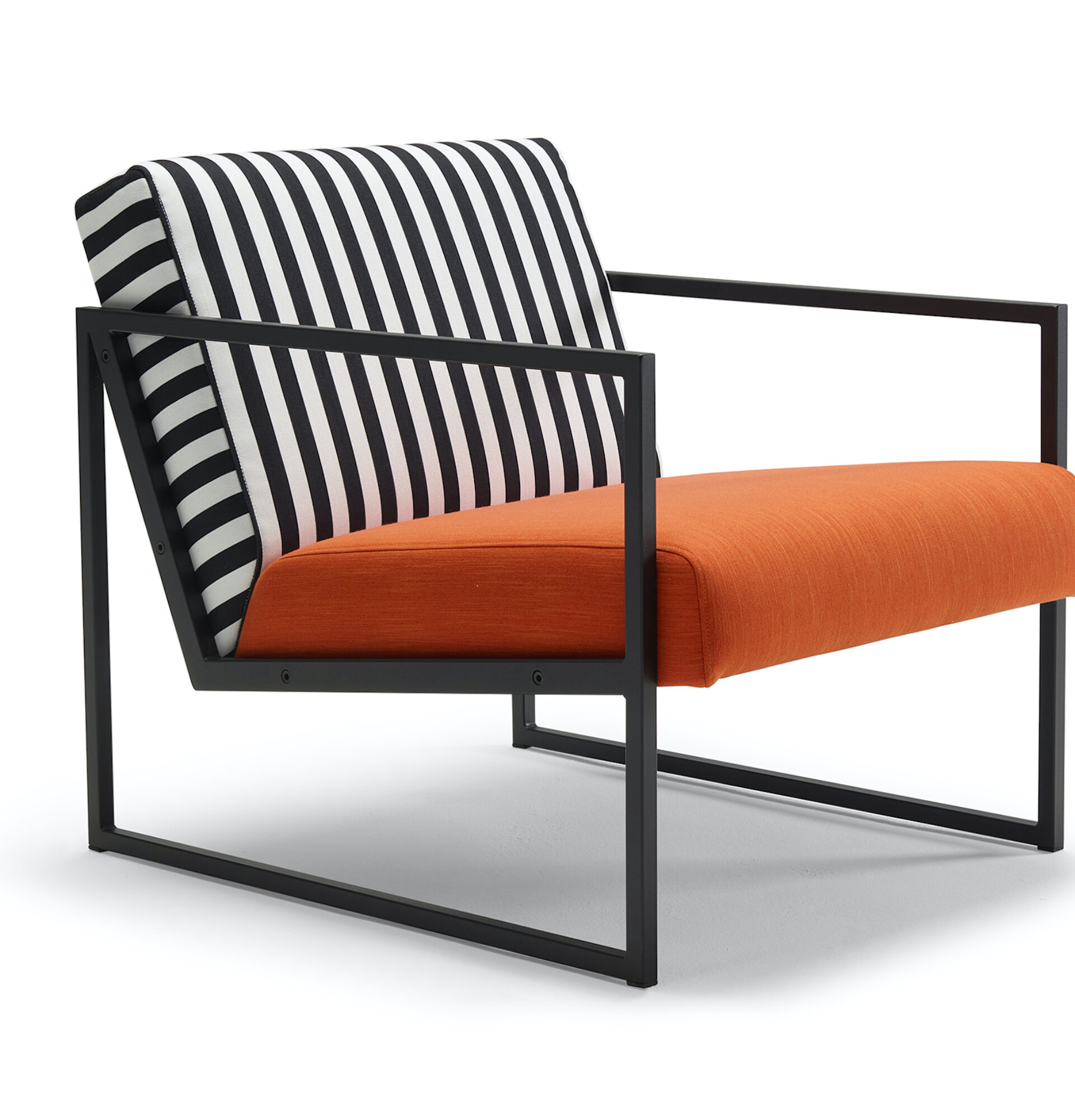 VIKKO Chair Stripe (avec accoudoirs, tissu 510) – Innovation Living