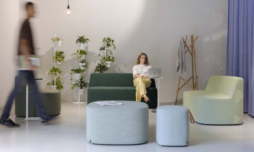 Canape-PULLY-Sofa-Pouf-PULLY-Island-Porte-manteaux-KENDO-Jardiniere-SLIDE-CASCANDO_1-1