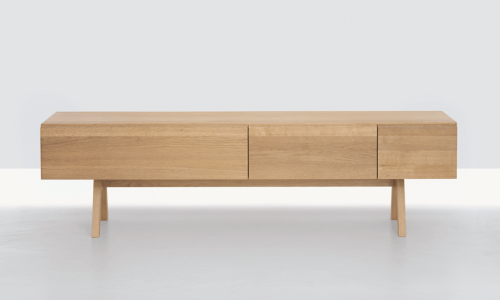 zeitraummoebel-sideboard-podestatelier-massivholz-01-855x538